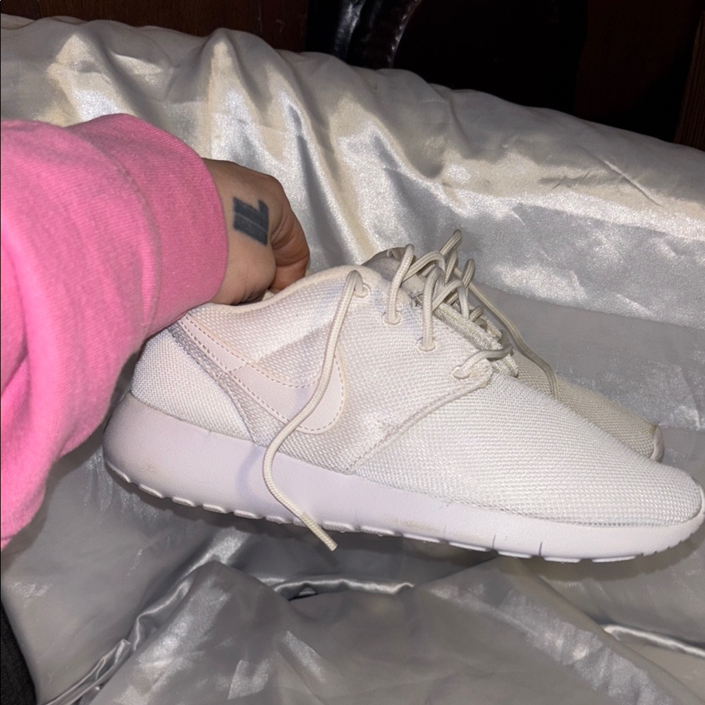 Nike Kids Sneakers in Cream